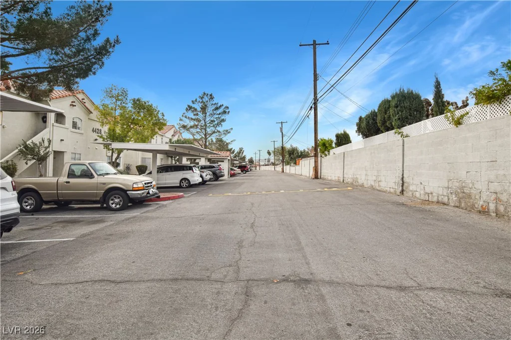 4428 Lake Mead, Las Vegas, NV 89108