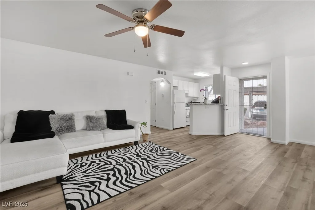 4428 Lake Mead, Las Vegas, NV 89108