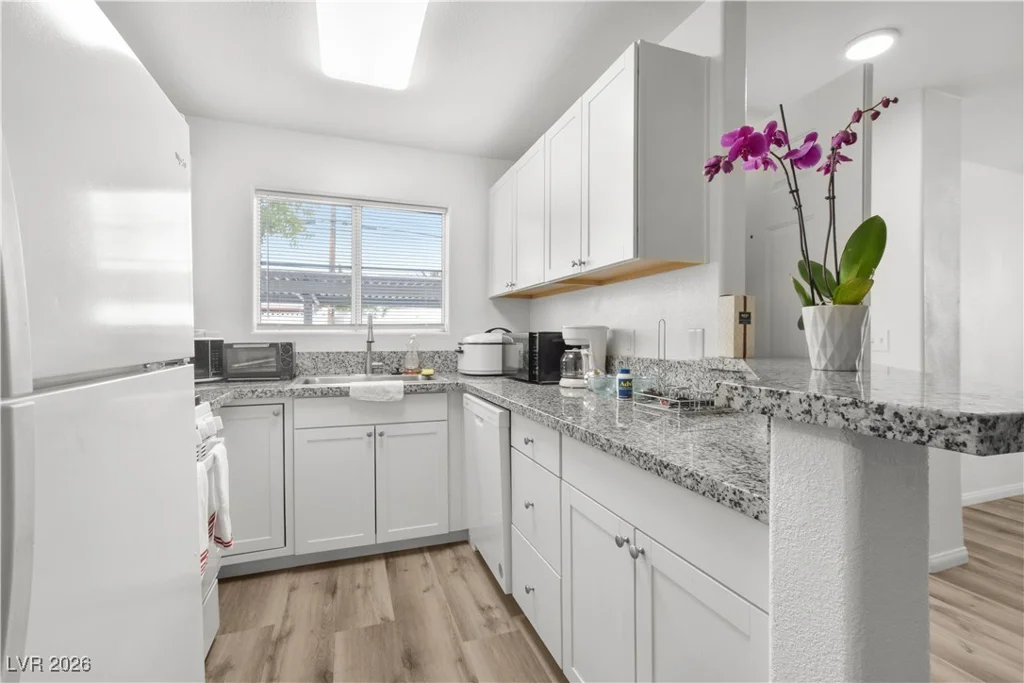 4428 Lake Mead, Las Vegas, NV 89108