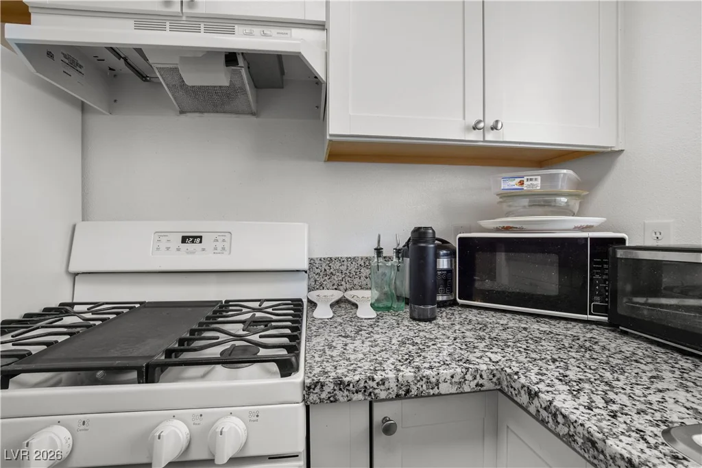 4428 Lake Mead, Las Vegas, NV 89108