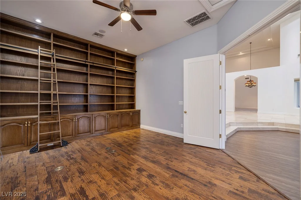 7421 Silver Palm, Las Vegas, NV 89117