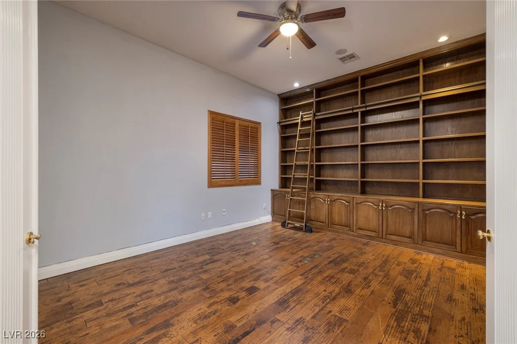 7421 Silver Palm, Las Vegas, NV 89117