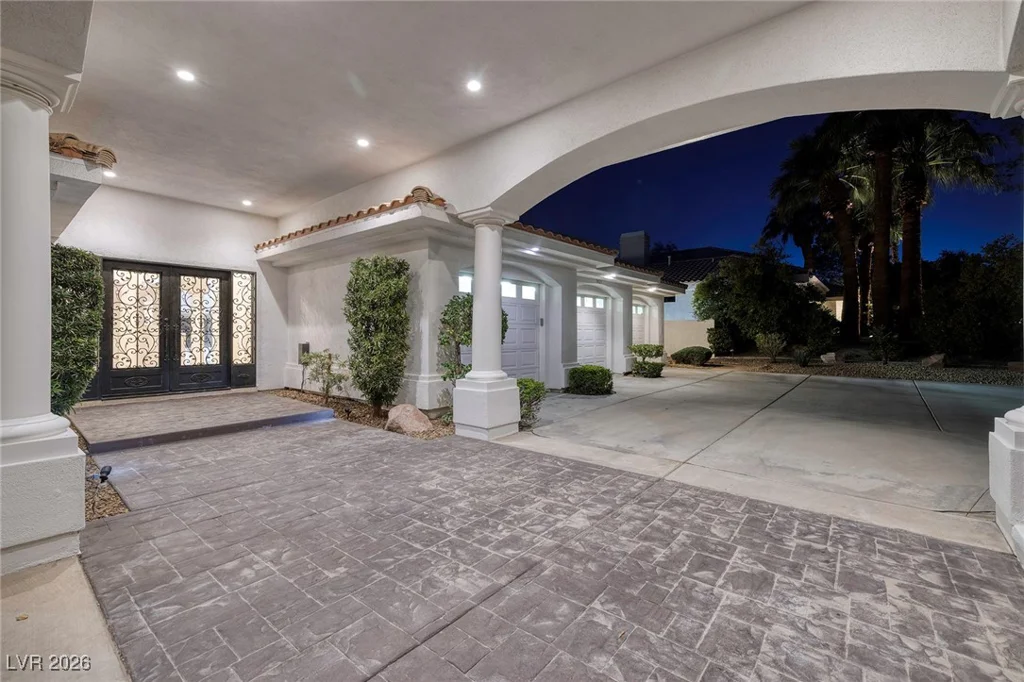 7421 Silver Palm, Las Vegas, NV 89117