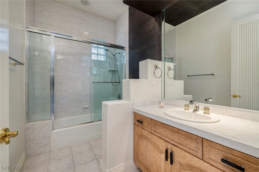 7421 Silver Palm, Las Vegas, NV 89117