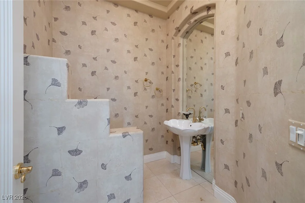 7421 Silver Palm, Las Vegas, NV 89117