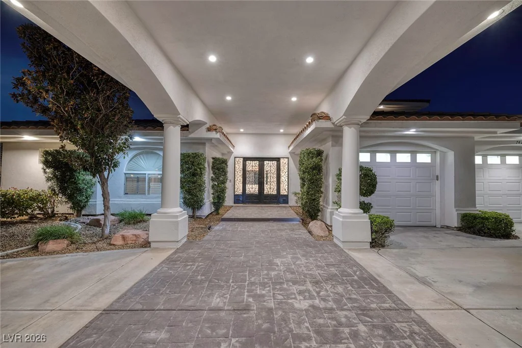 7421 Silver Palm, Las Vegas, NV 89117