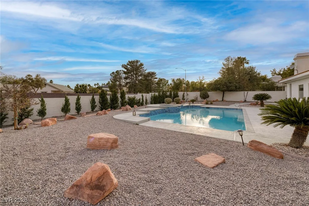 7421 Silver Palm, Las Vegas, NV 89117