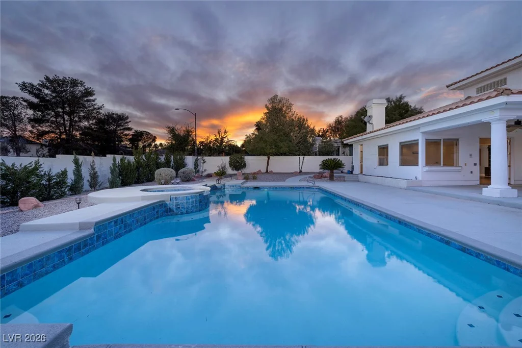 7421 Silver Palm, Las Vegas, NV 89117