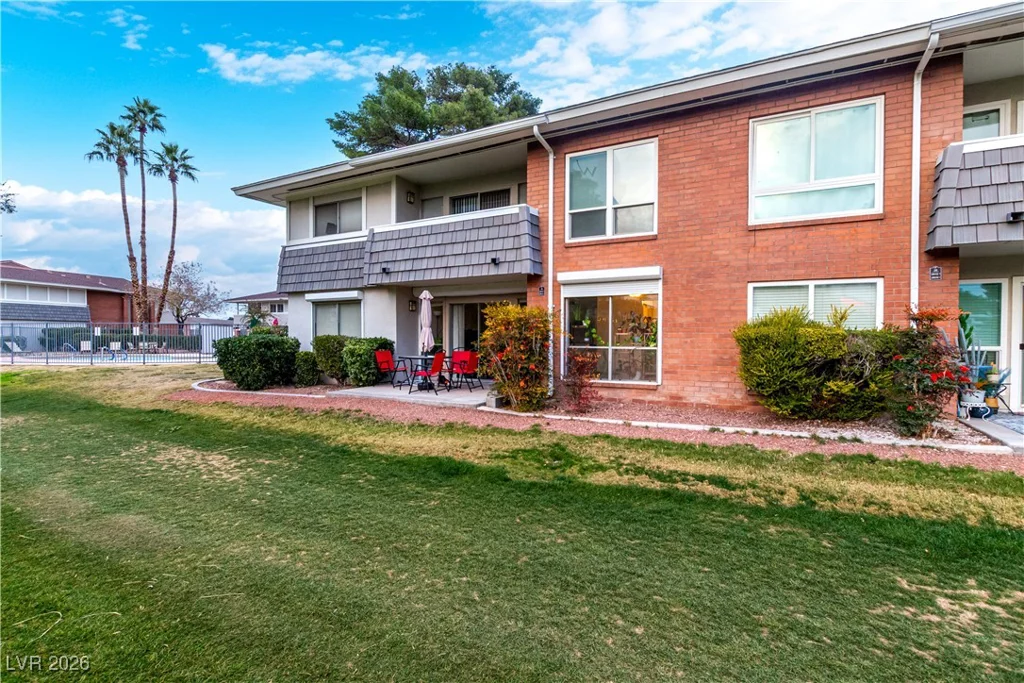 2879 Geary, Las Vegas, NV 89109