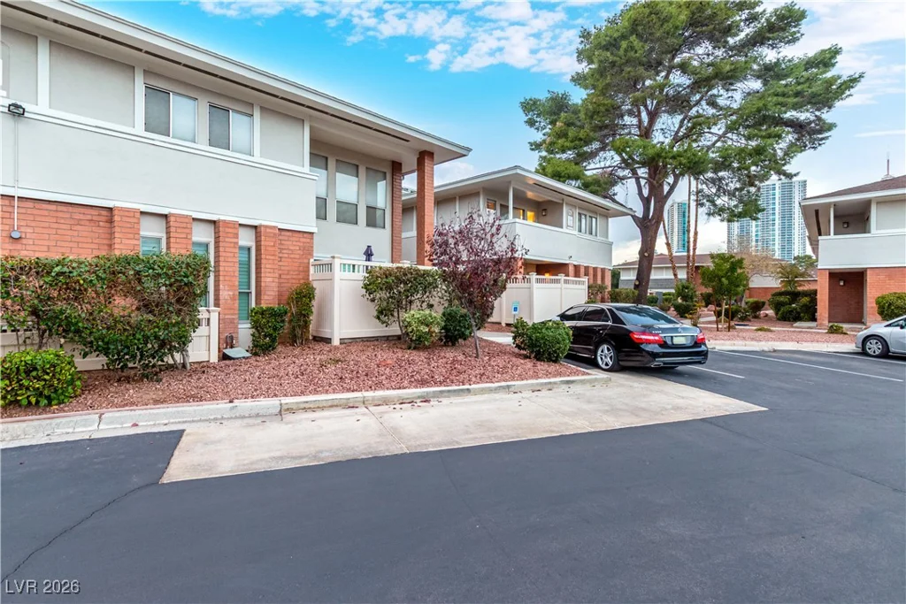 2879 Geary, Las Vegas, NV 89109