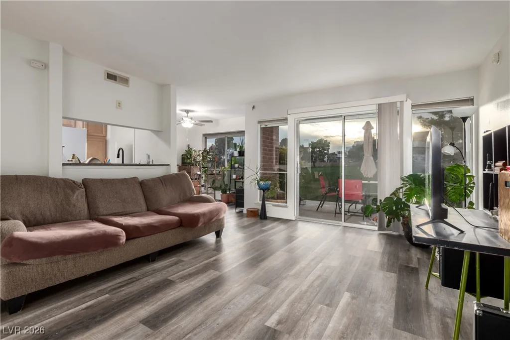 2879 Geary, Las Vegas, NV 89109