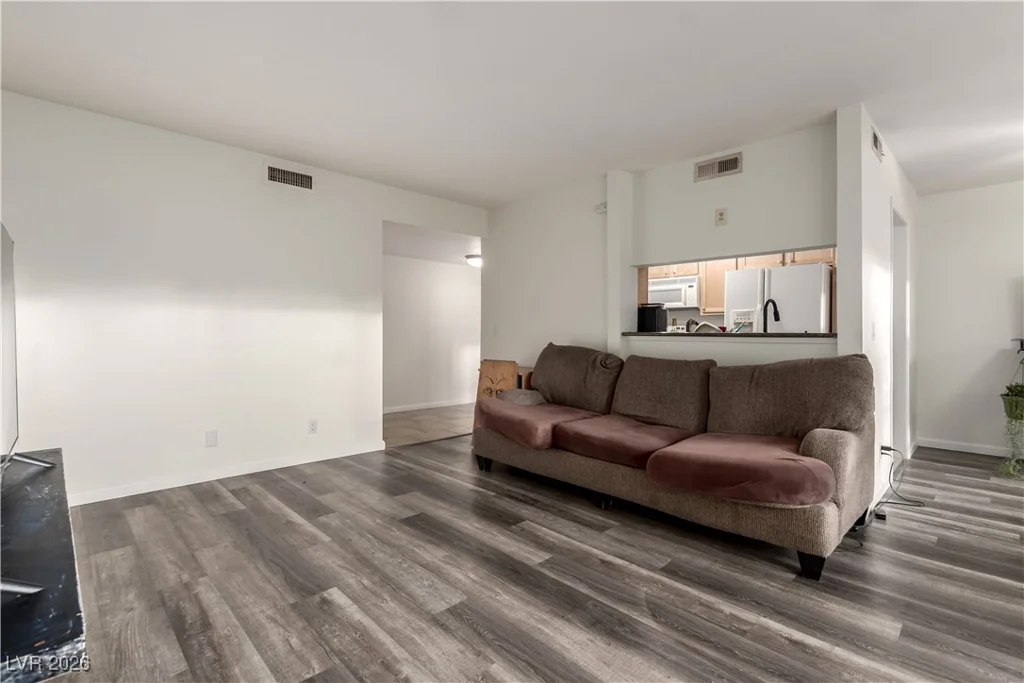 2879 Geary, Las Vegas, NV 89109