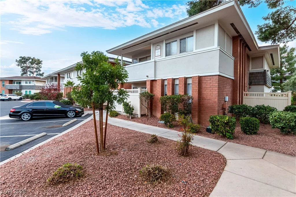2879 Geary, Las Vegas, NV 89109