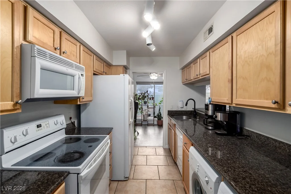 2879 Geary, Las Vegas, NV 89109