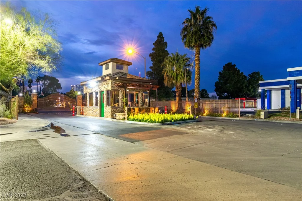 2879 Geary, Las Vegas, NV 89109