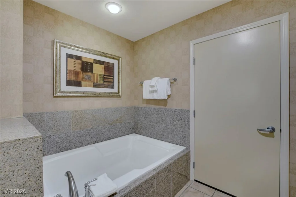 211 Flamingo, Las Vegas, NV 89169