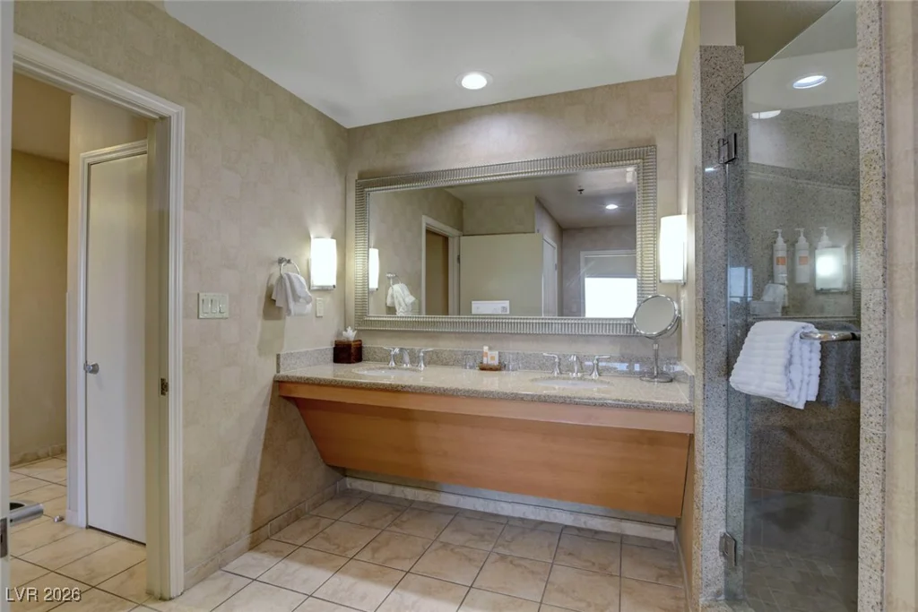 211 Flamingo, Las Vegas, NV 89169