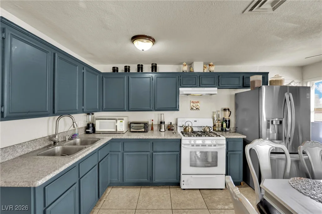1843 Bruce, North Las Vegas, NV 89030