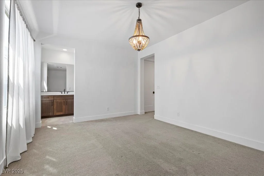 10215 Meridian Hill, Las Vegas, NV 89135