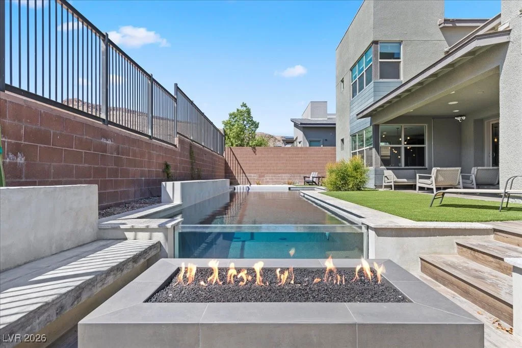 10215 Meridian Hill, Las Vegas, NV 89135