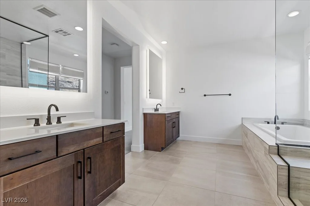 10215 Meridian Hill, Las Vegas, NV 89135