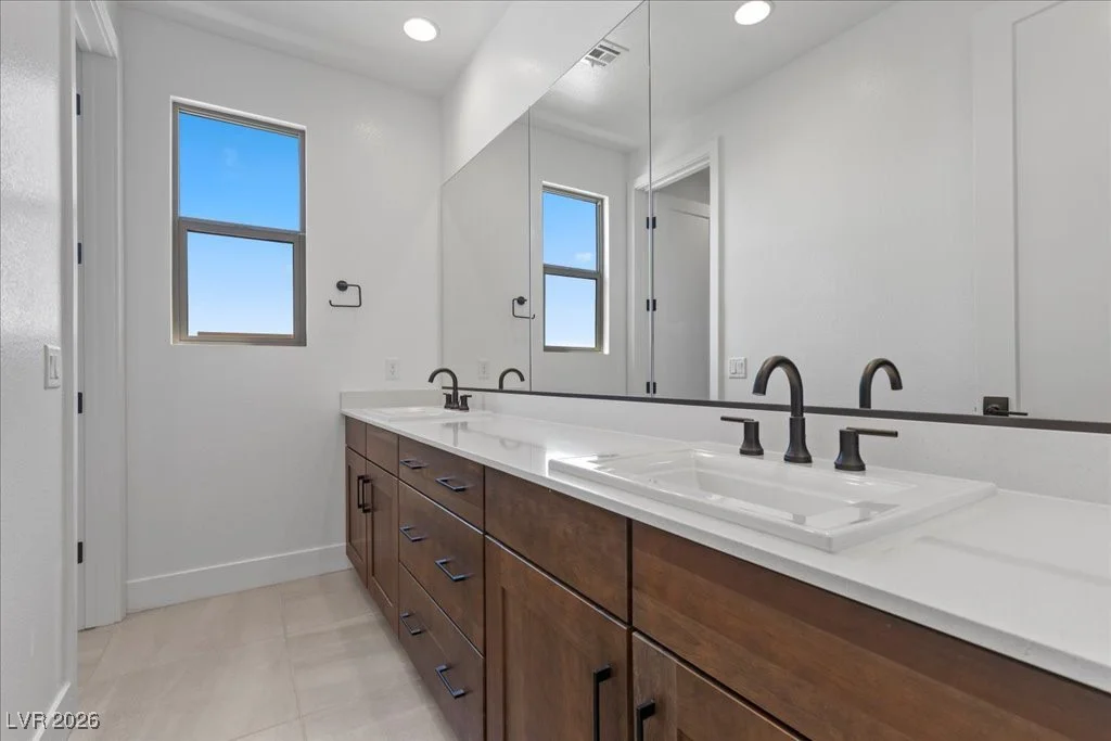 10215 Meridian Hill, Las Vegas, NV 89135