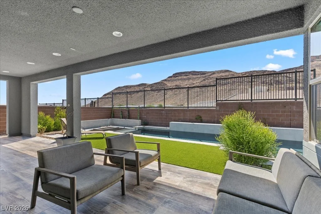 10215 Meridian Hill, Las Vegas, NV 89135