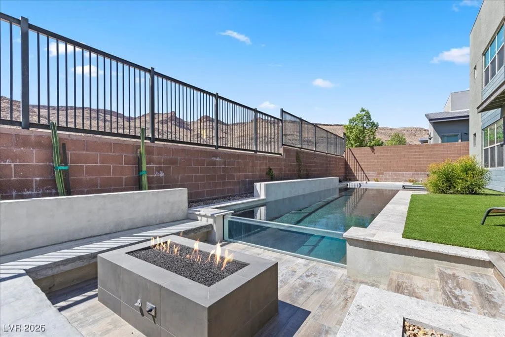 10215 Meridian Hill, Las Vegas, NV 89135