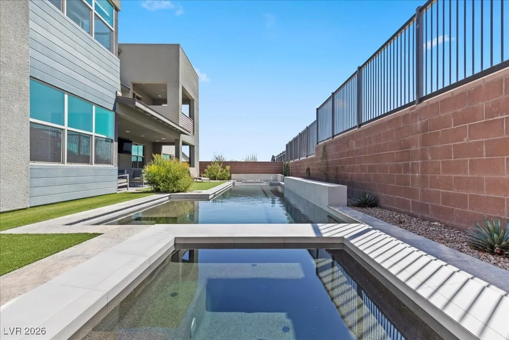 10215 Meridian Hill, Las Vegas, NV 89135