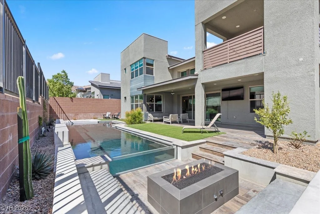 10215 Meridian Hill, Las Vegas, NV 89135