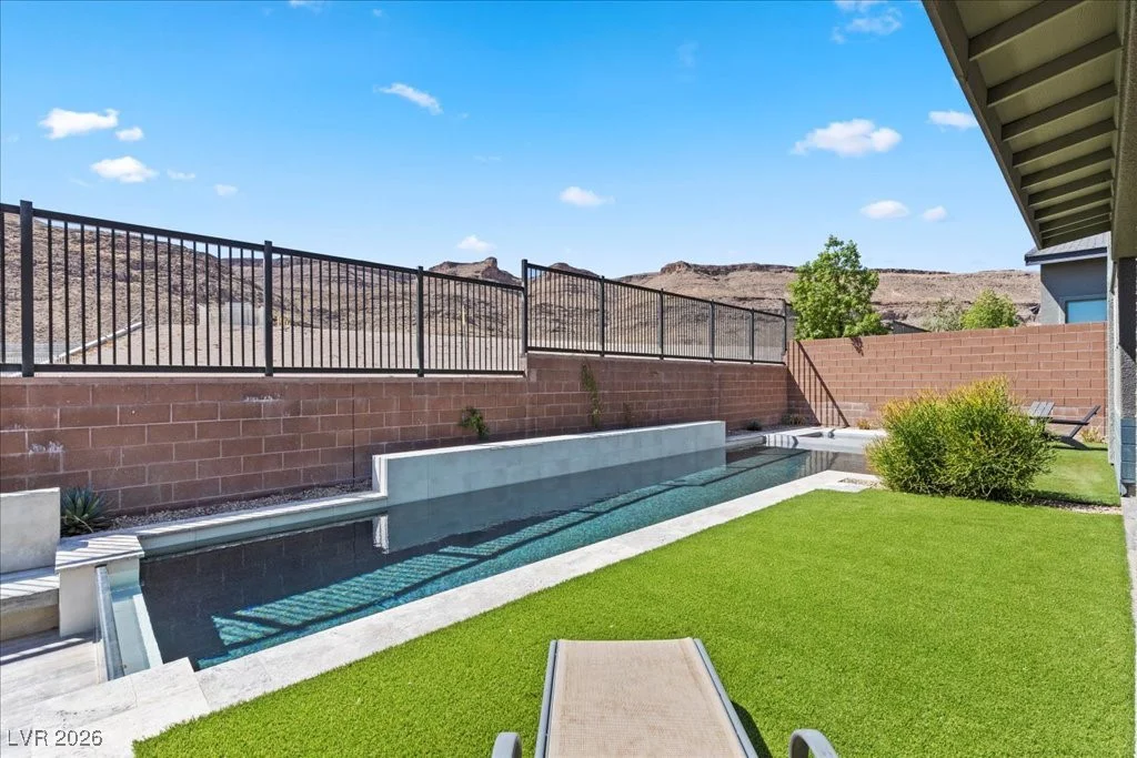 10215 Meridian Hill, Las Vegas, NV 89135