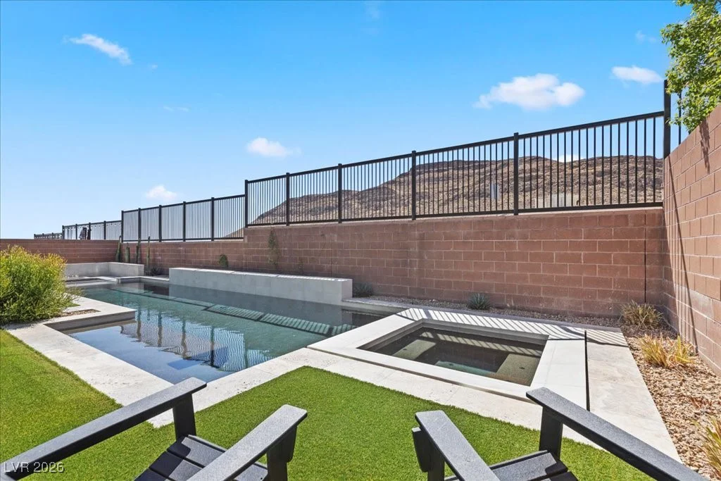 10215 Meridian Hill, Las Vegas, NV 89135