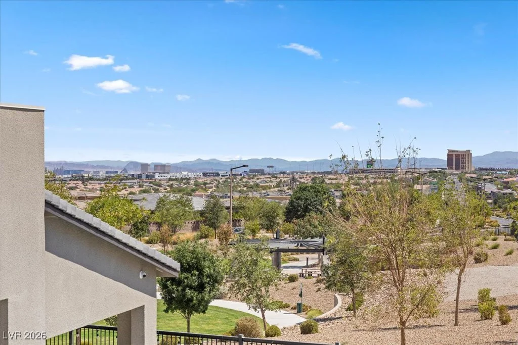 10215 Meridian Hill, Las Vegas, NV 89135