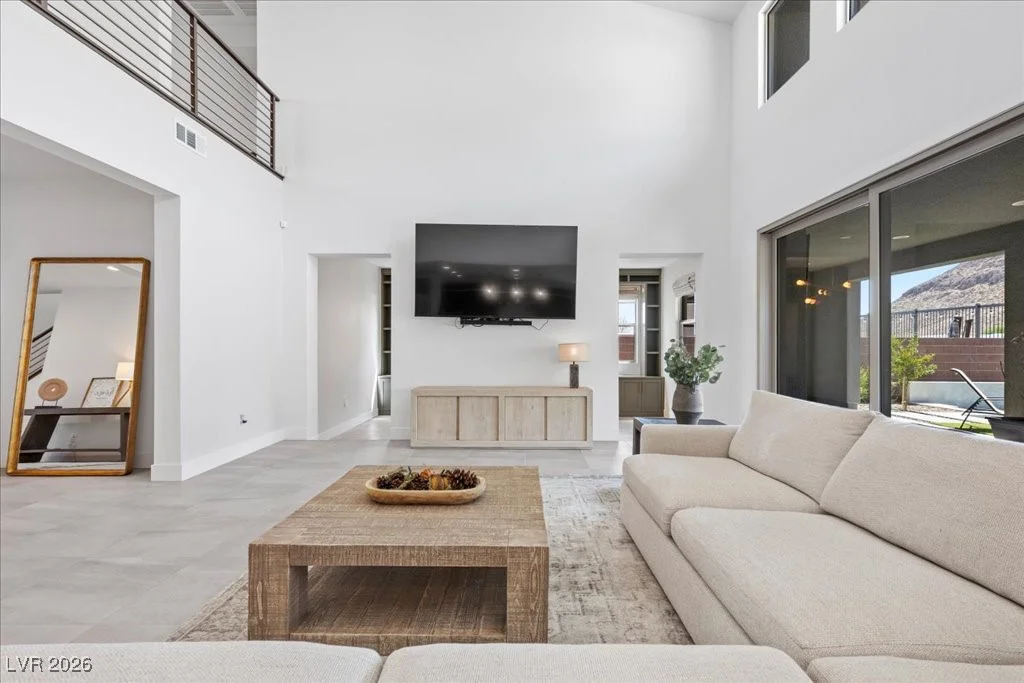 10215 Meridian Hill, Las Vegas, NV 89135