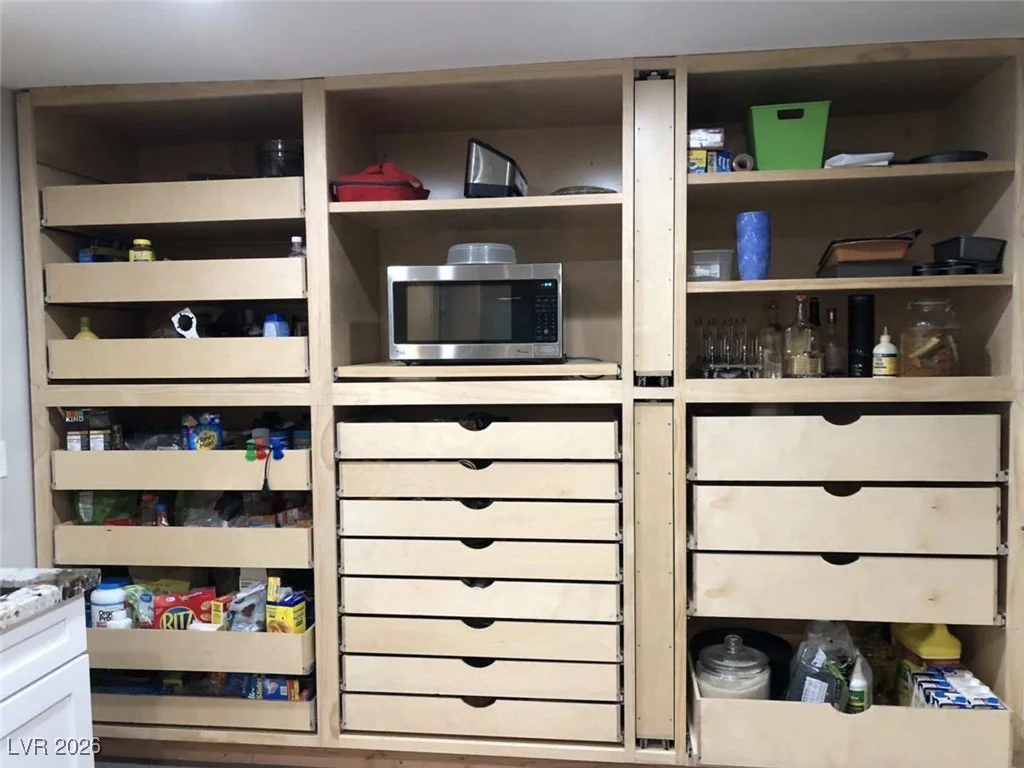 3396 Montessouri, Las Vegas, NV 89117