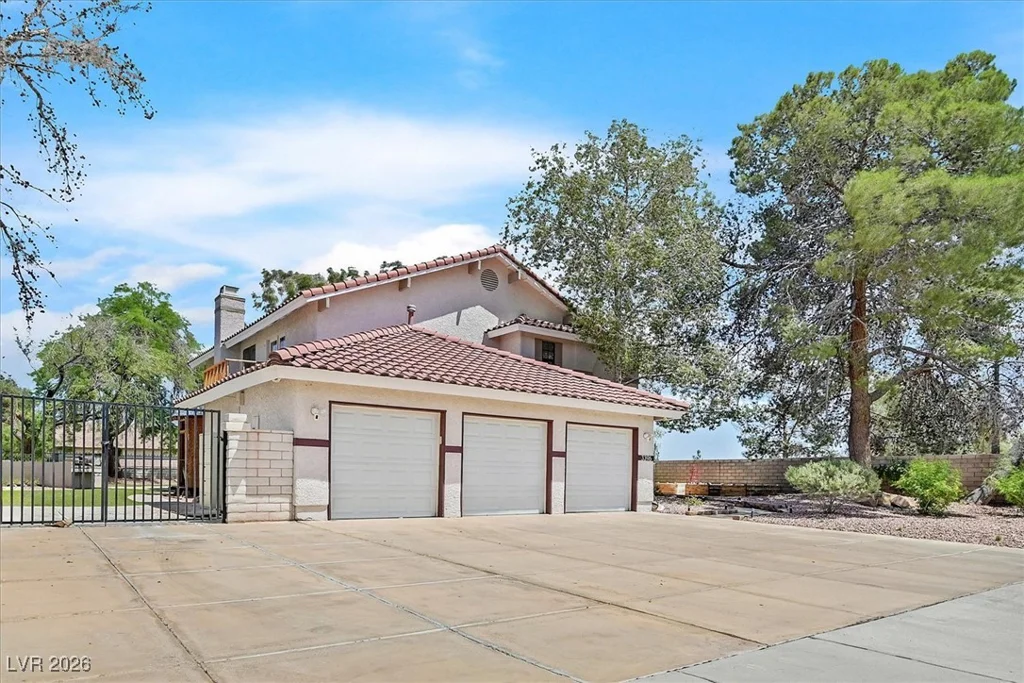 3396 Montessouri, Las Vegas, NV 89117