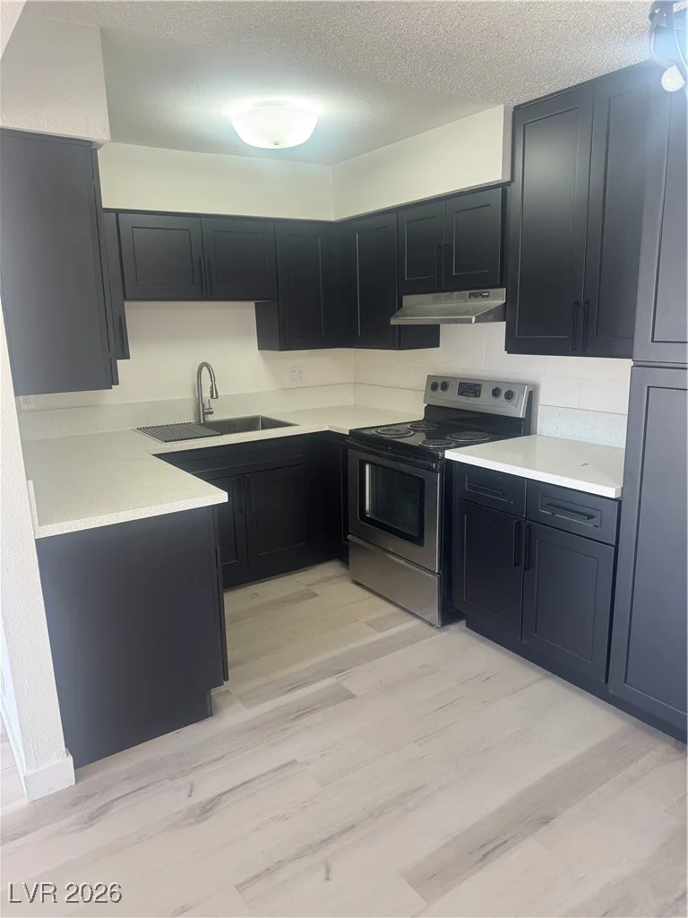 615 Royal Crest, Las Vegas, NV 89169