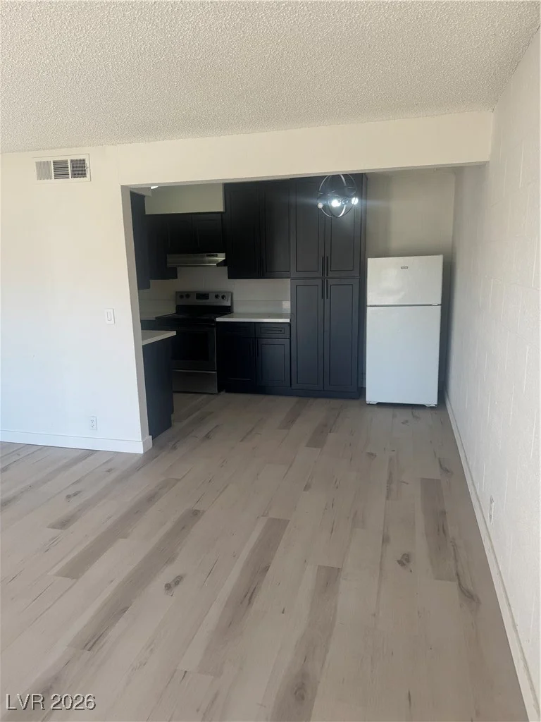 615 Royal Crest, Las Vegas, NV 89169