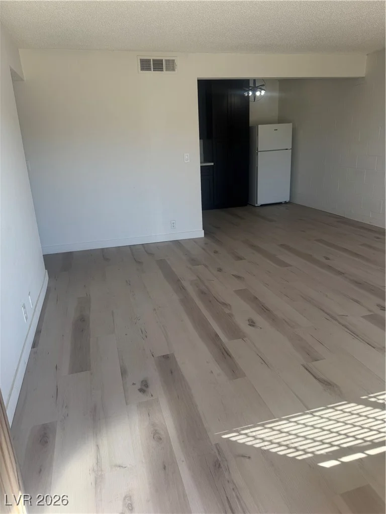 615 Royal Crest, Las Vegas, NV 89169