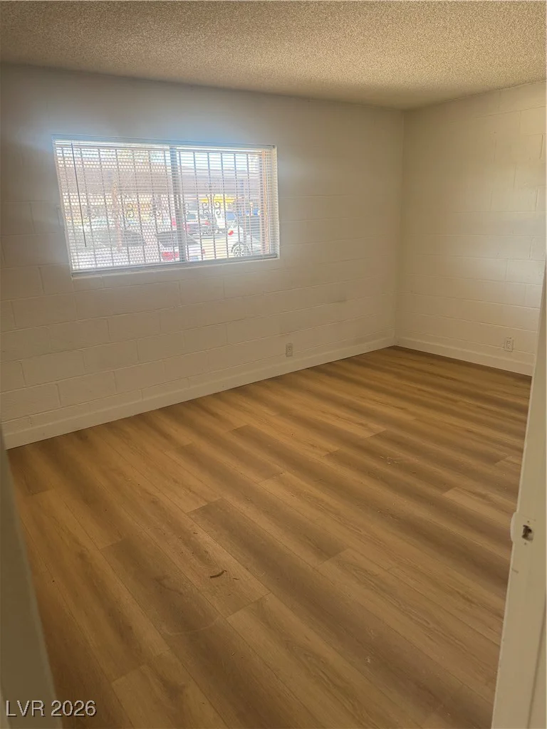 615 Royal Crest, Las Vegas, NV 89169