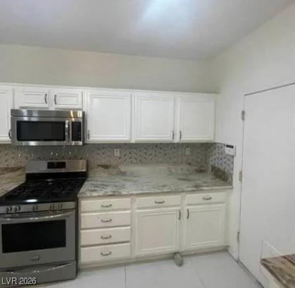 5217 Grand Lake, North Las Vegas, NV 89081