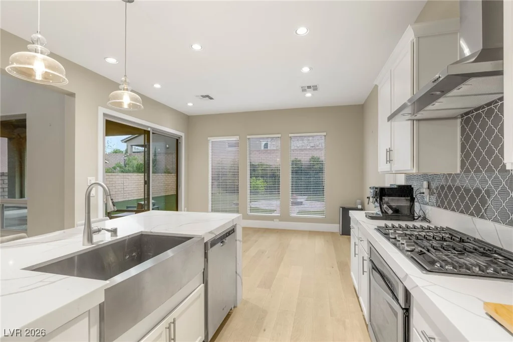 2720 Natural Rock, Las Vegas, NV 89138