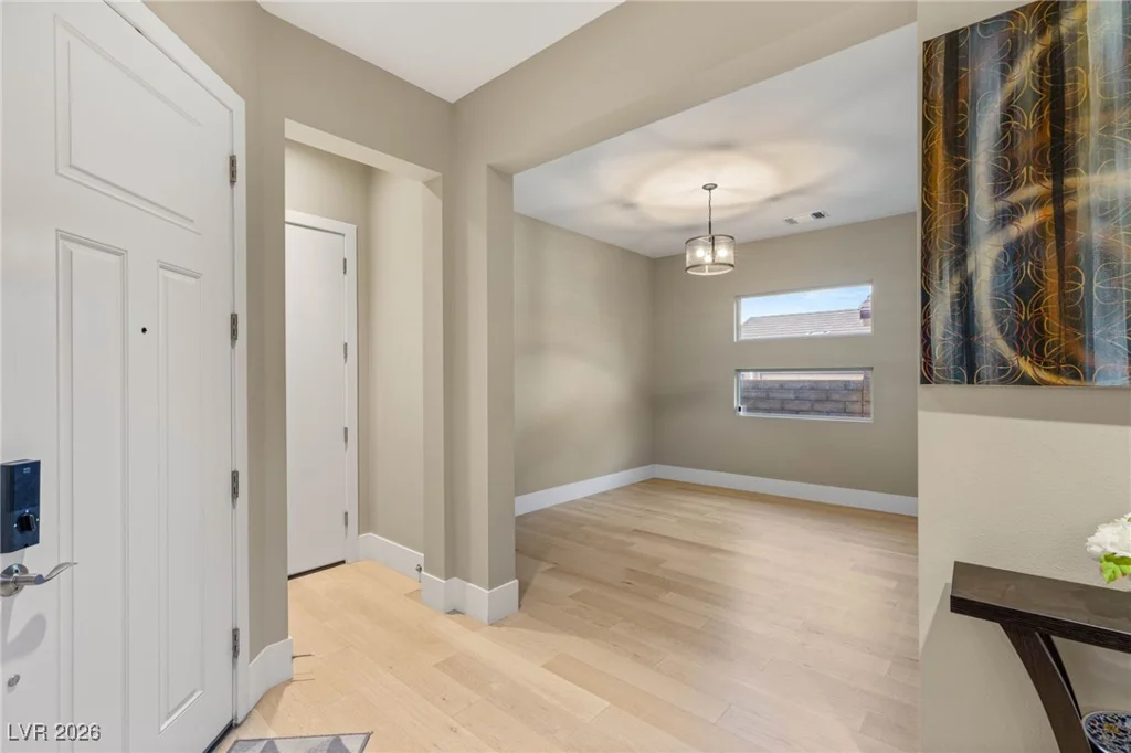 2720 Natural Rock, Las Vegas, NV 89138
