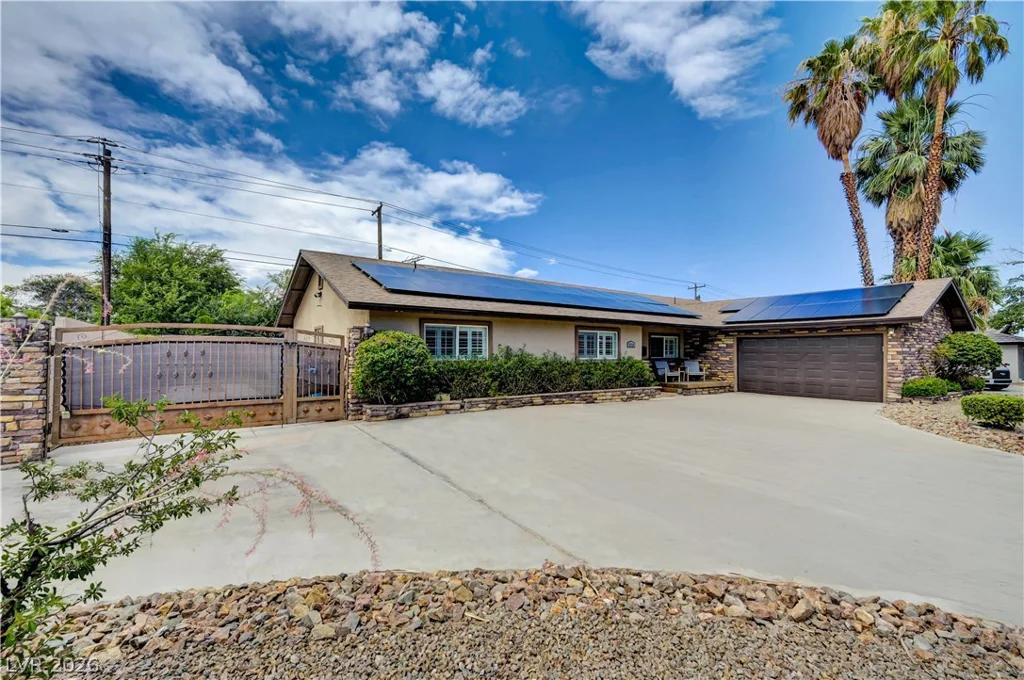 2712 Oakey, Las Vegas, NV 89102