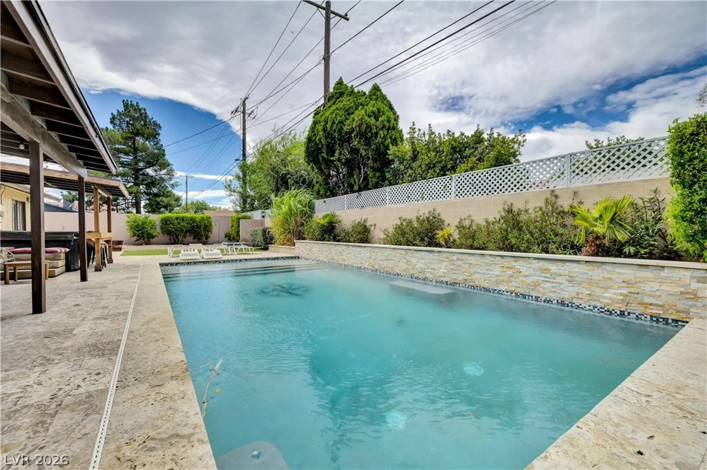 2712 Oakey, Las Vegas, NV 89102