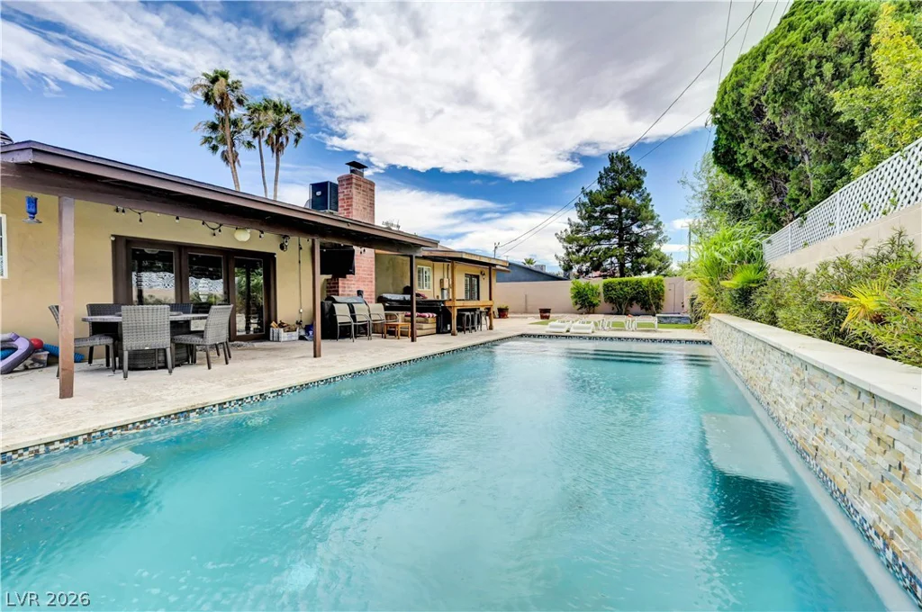 2712 Oakey, Las Vegas, NV 89102