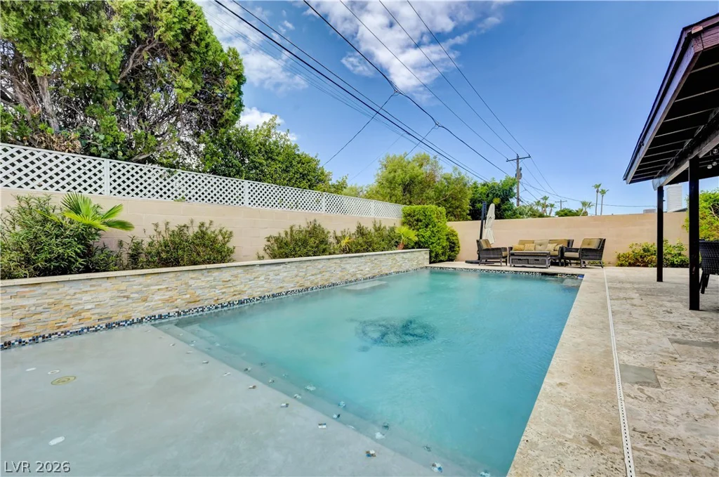 2712 Oakey, Las Vegas, NV 89102