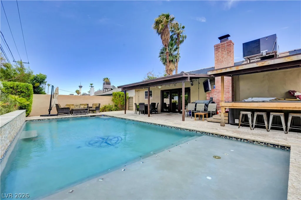 2712 Oakey, Las Vegas, NV 89102