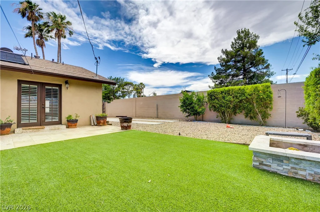 2712 Oakey, Las Vegas, NV 89102