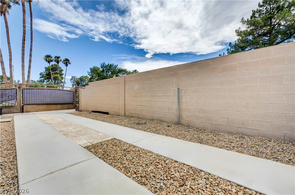2712 Oakey, Las Vegas, NV 89102
